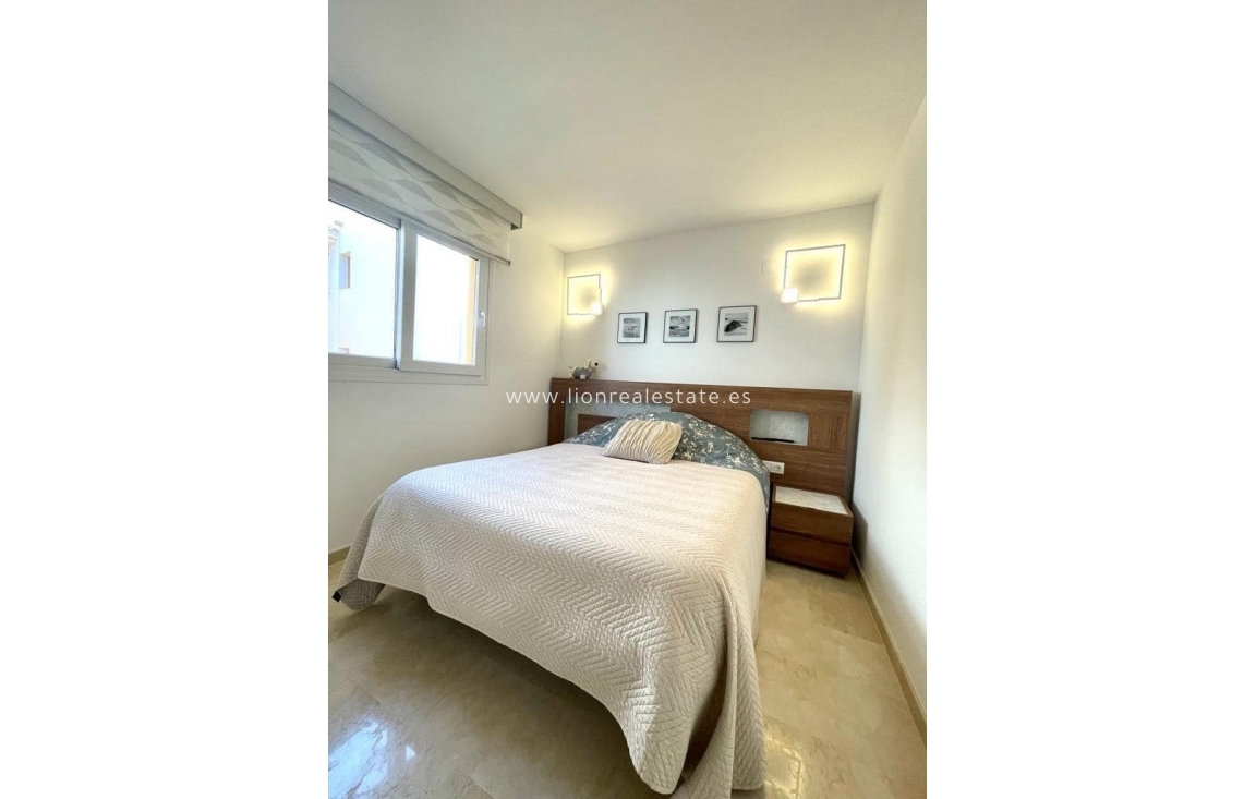 Alquiler a largo plazo - Apartamento / piso - Torrevieja - Punta Prima