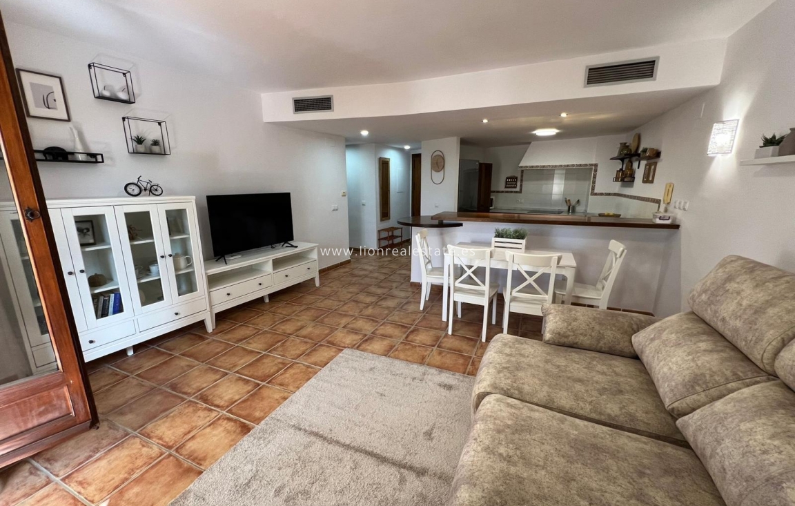 Alquiler a largo plazo - Apartamento / piso - Torrevieja - Punta Prima