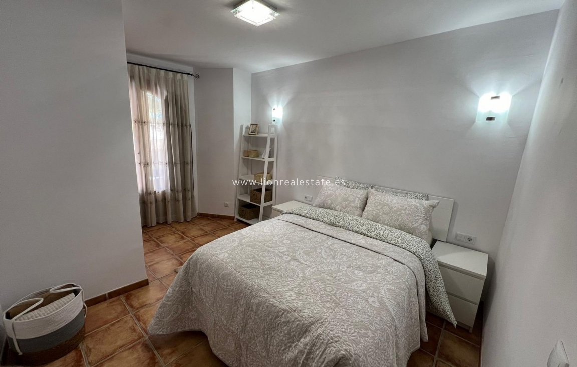 Alquiler a largo plazo - Apartamento / piso - Torrevieja - Punta Prima