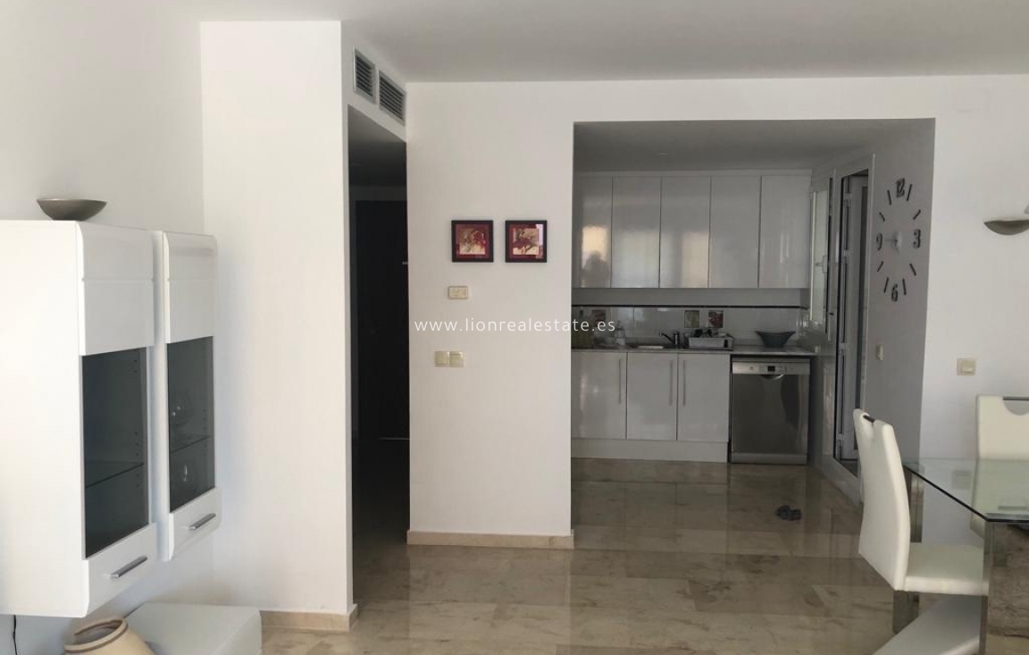 Alquiler a largo plazo - Apartamento / piso - Torrevieja - Punta Prima