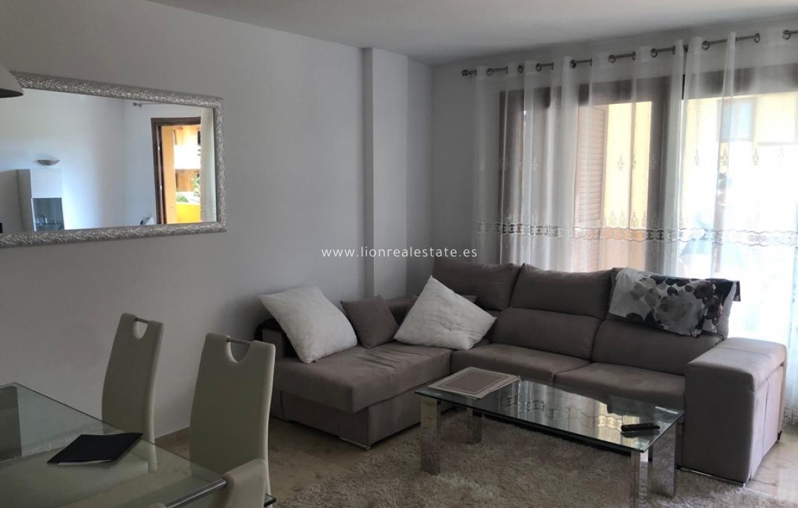 Alquiler a largo plazo - Apartamento / piso - Torrevieja - Punta Prima