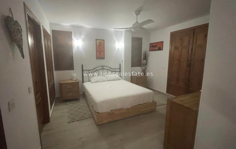 Alquiler a largo plazo - Apartamento / piso - Torrevieja - Punta Prima