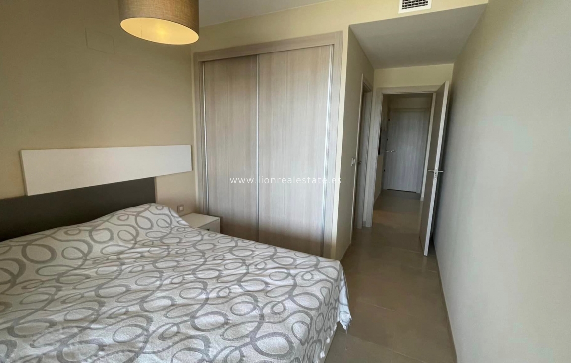 Alquiler a largo plazo - Apartamento / piso - Torrevieja - Punta Prima