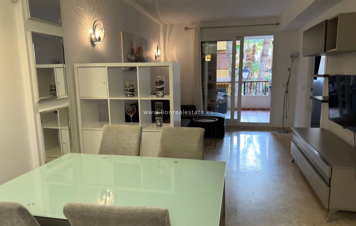 Alquiler a largo plazo - Apartamento / piso - Torrevieja - Punta Prima