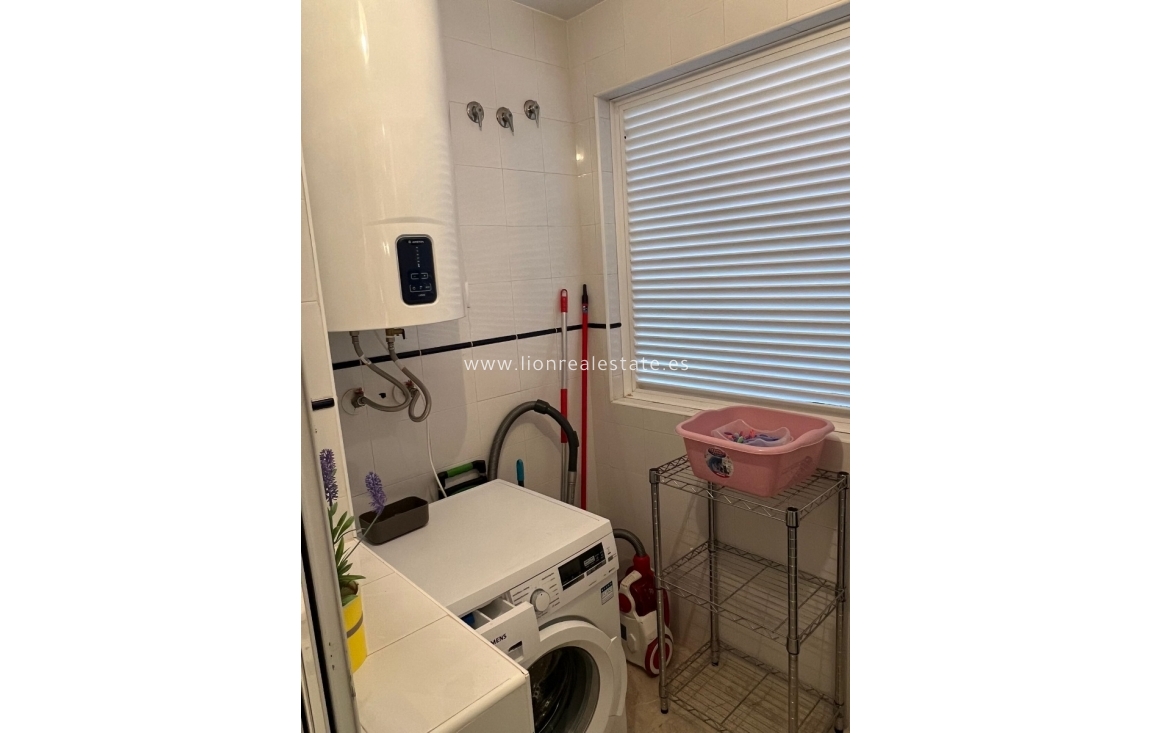 Alquiler a largo plazo - Apartamento / piso - Torrevieja - Punta Prima