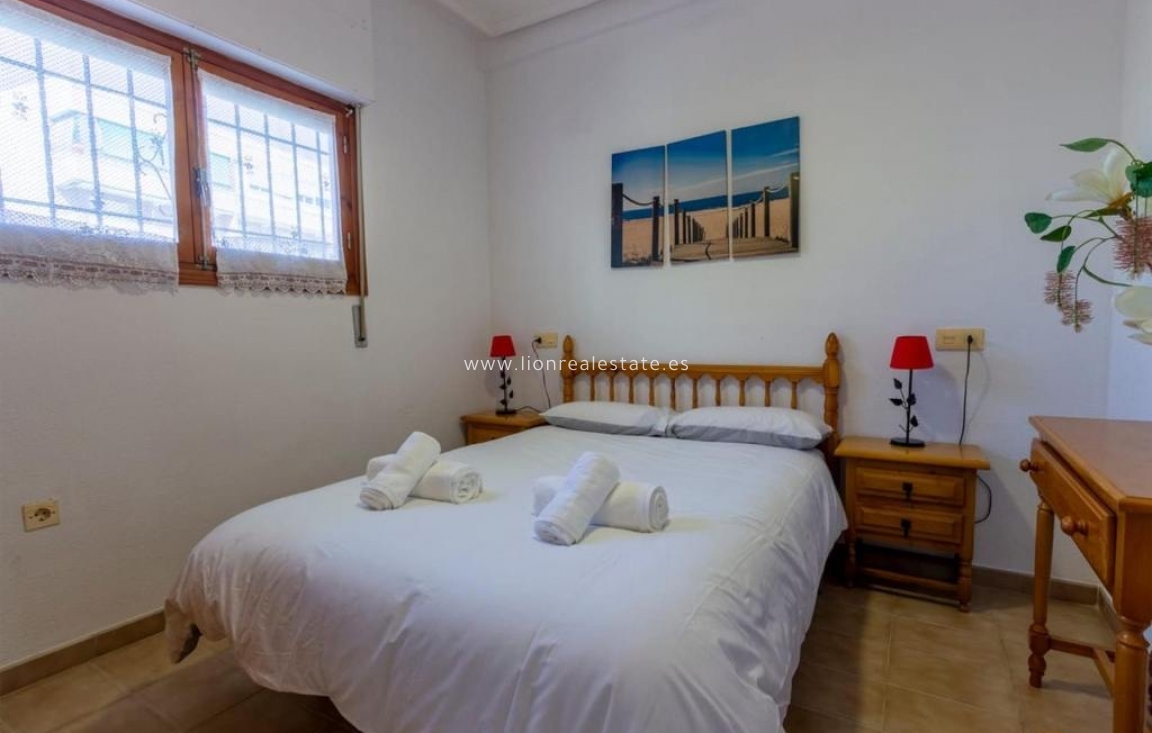 Alquiler a largo plazo - Apartamento / piso - Torrevieja - Punta Prima