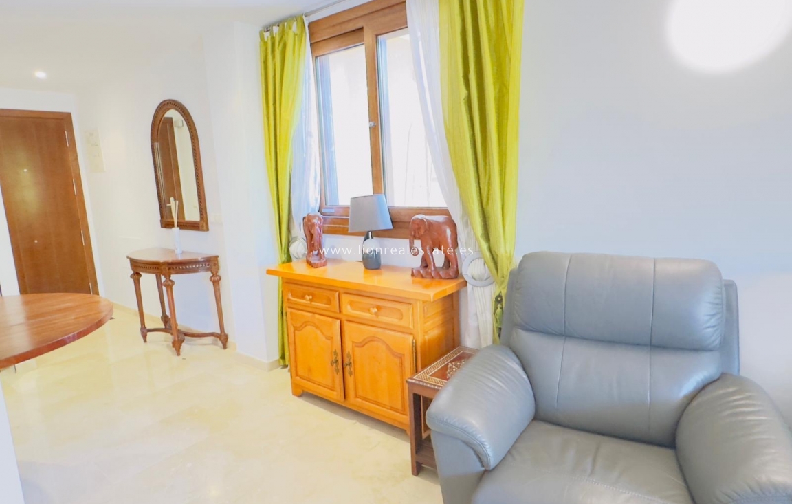 Alquiler a largo plazo - Apartamento / piso - Torrevieja - Punta Prima