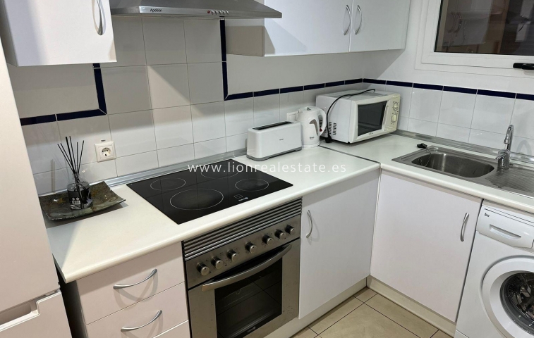 Alquiler a largo plazo - Apartamento / piso - Torrevieja - Punta Prima