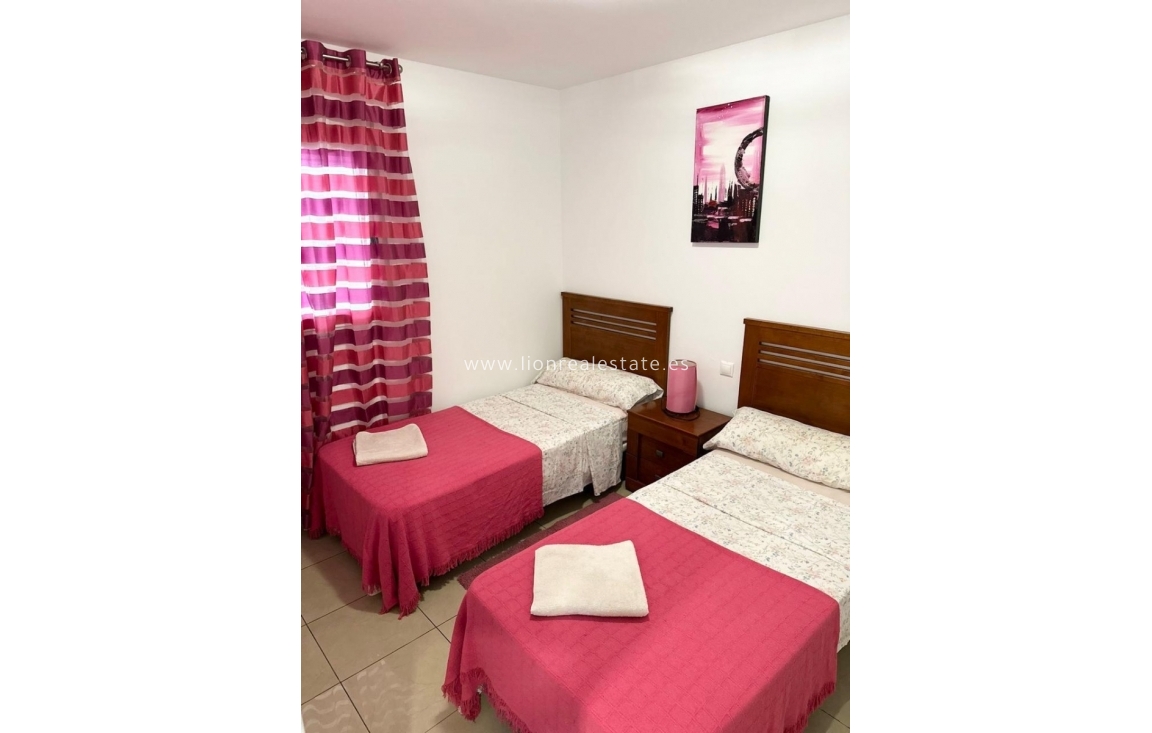 Alquiler a largo plazo - Apartamento / piso - Torrevieja - Punta Prima