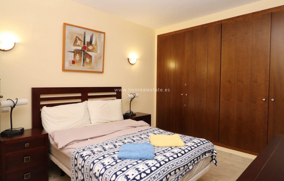 Alquiler a largo plazo - Apartamento / piso - Torrevieja - Punta Prima