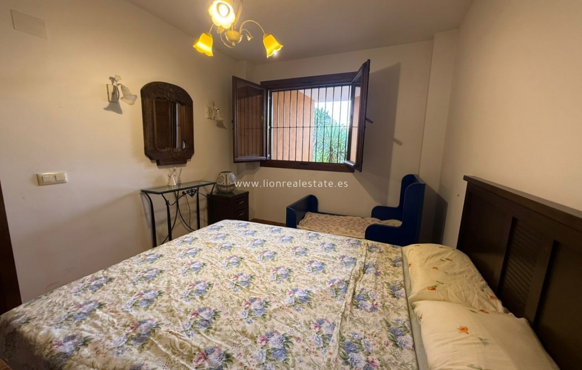 Alquiler a largo plazo - Apartamento / piso - Torrevieja - Punta Prima