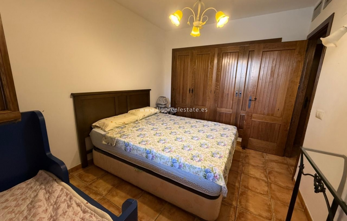 Alquiler a largo plazo - Apartamento / piso - Torrevieja - Punta Prima