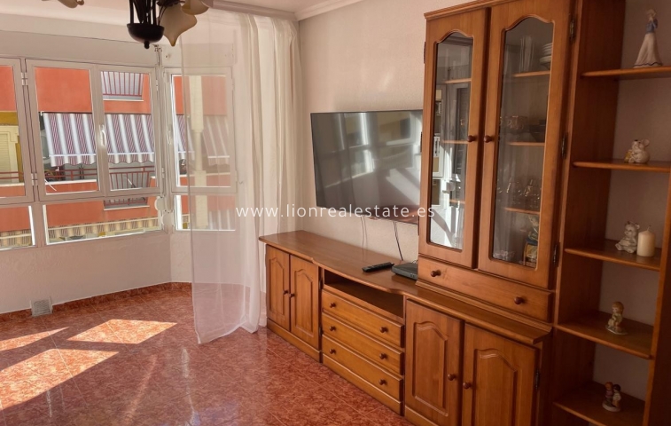 Alquiler a largo plazo - Apartamento / piso - Torrevieja