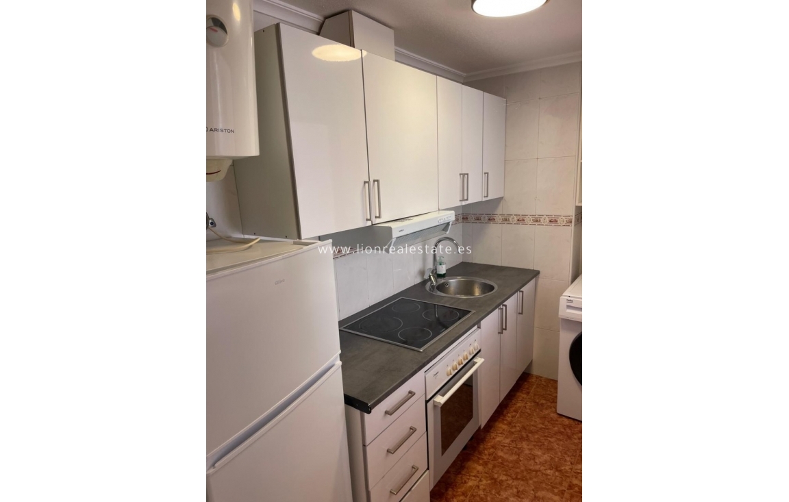 Alquiler a largo plazo - Apartamento / piso - Torrevieja