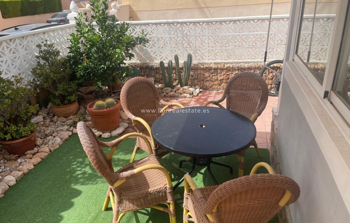 Alquiler a largo plazo - Chalet - Orihuela Costa - Villamartín