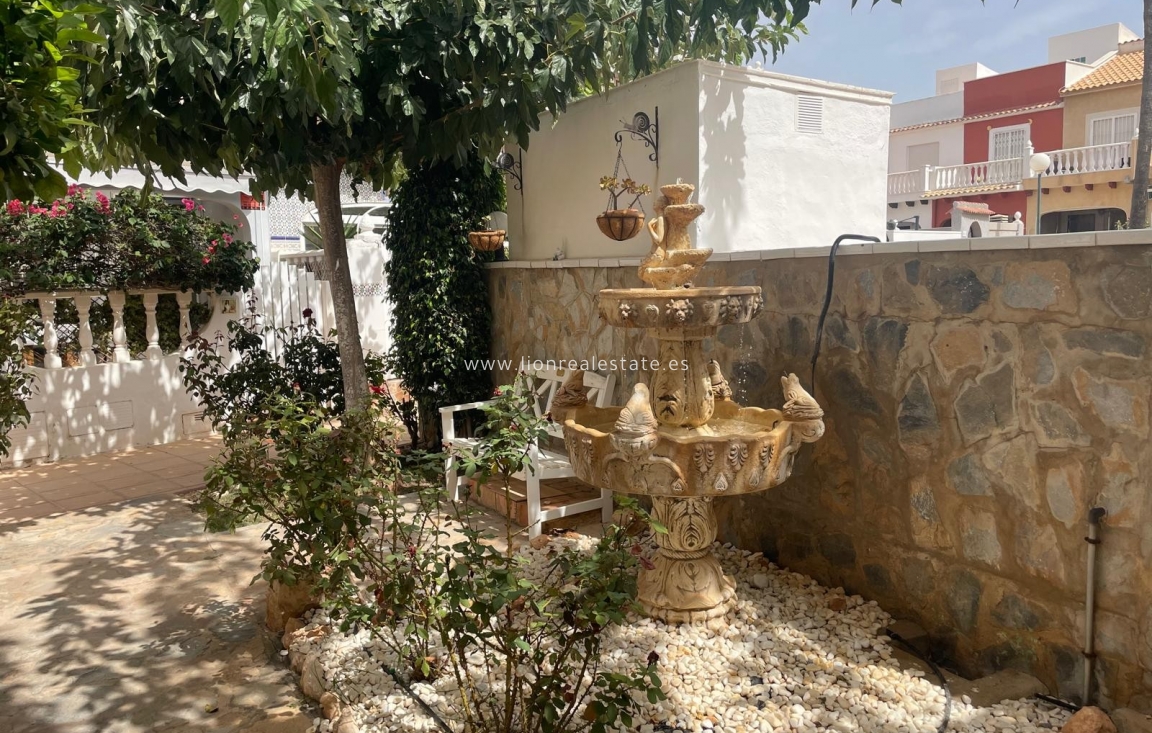 Alquiler a largo plazo - Chalet - Orihuela Costa - Villamartín