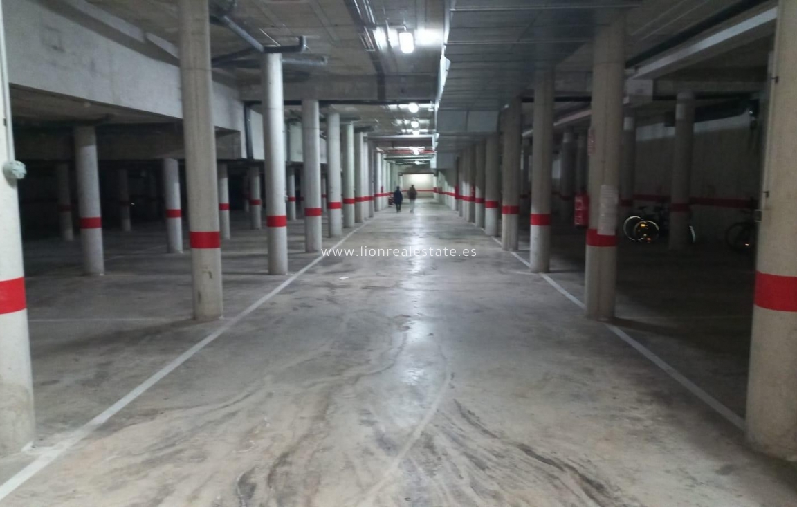 Alquiler a largo plazo - Parking - Torrevieja - Los Altos