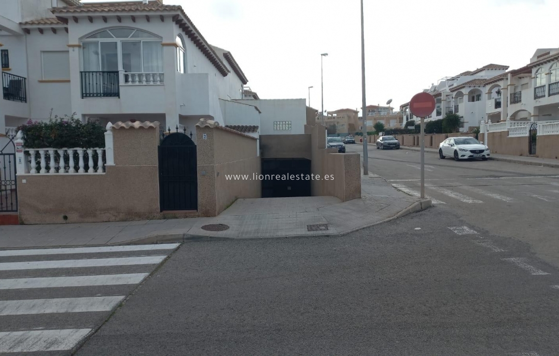 Alquiler a largo plazo - Parking - Torrevieja - Los Altos