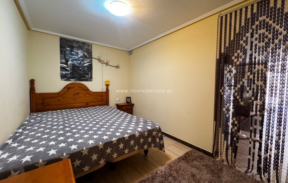 Alquiler a largo plazo - Triplex - Punta Prima