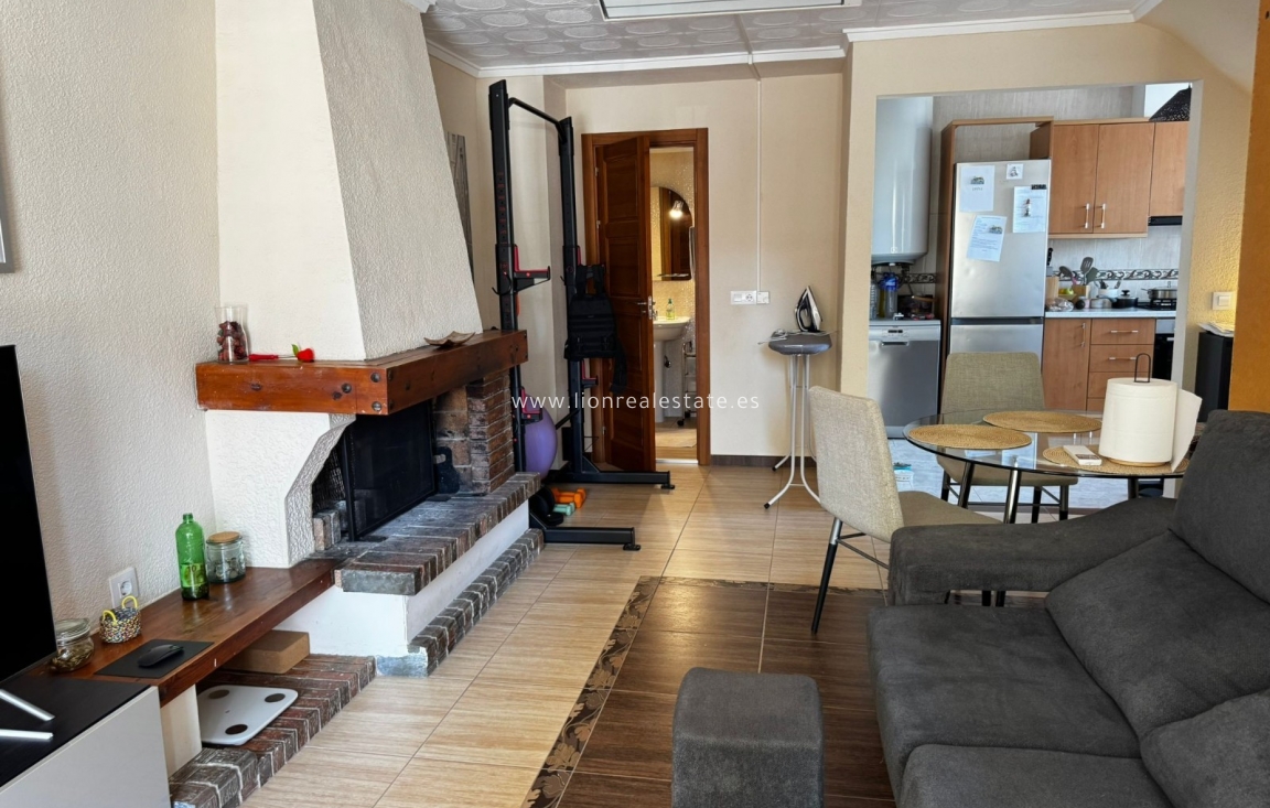 Alquiler a largo plazo - Triplex - Punta Prima