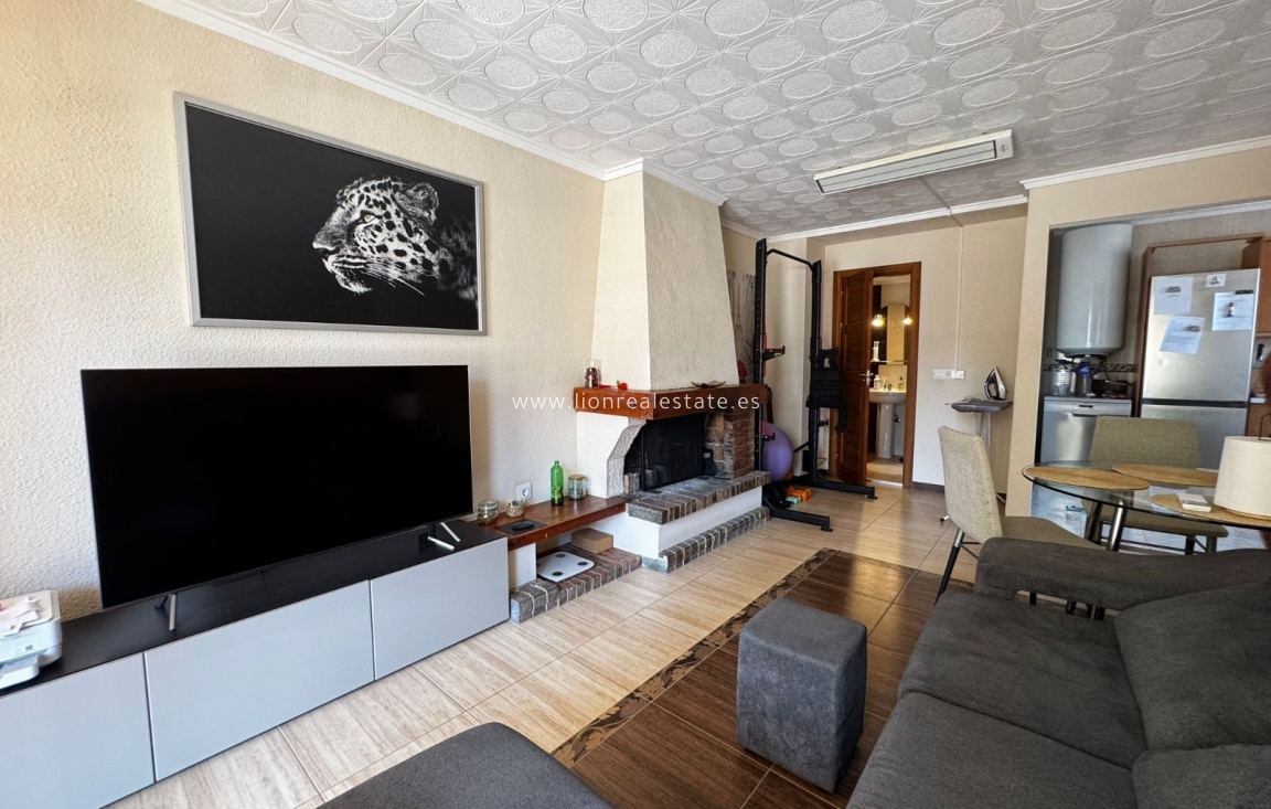 Alquiler a largo plazo - Triplex - Punta Prima