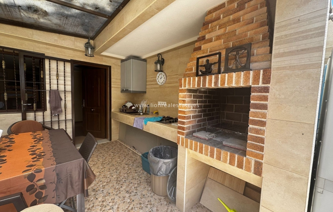 Alquiler a largo plazo - Triplex - Punta Prima
