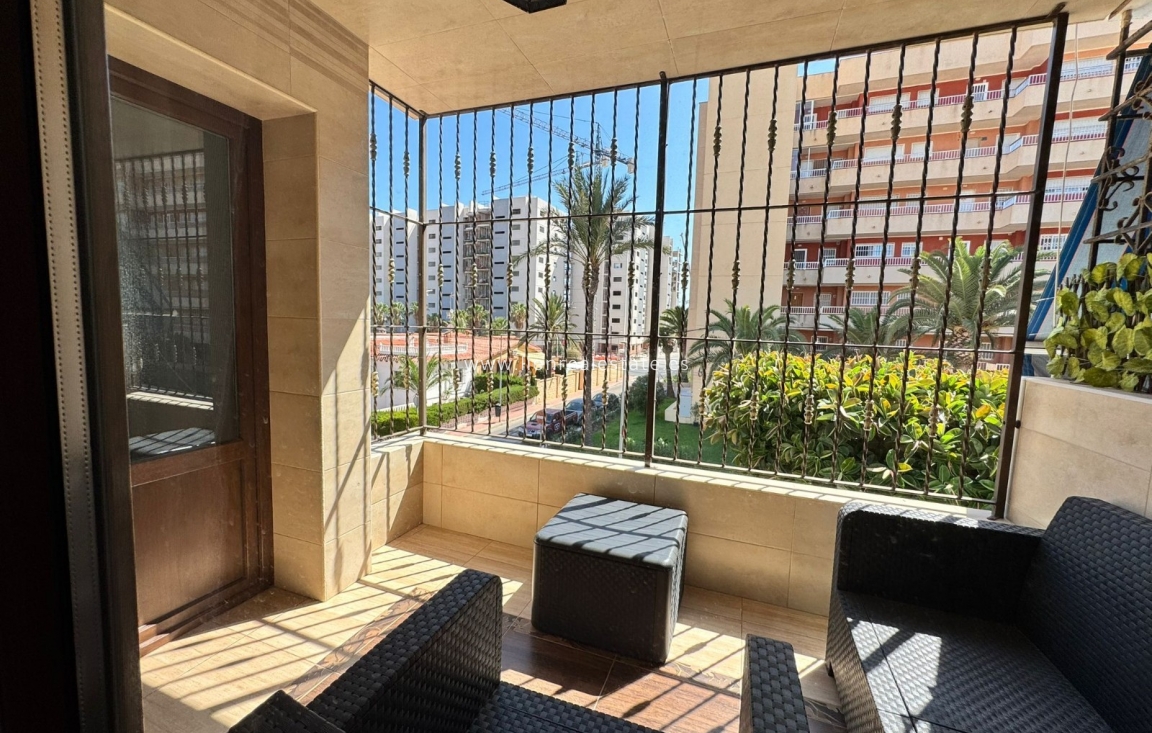 Alquiler a largo plazo - Triplex - Punta Prima