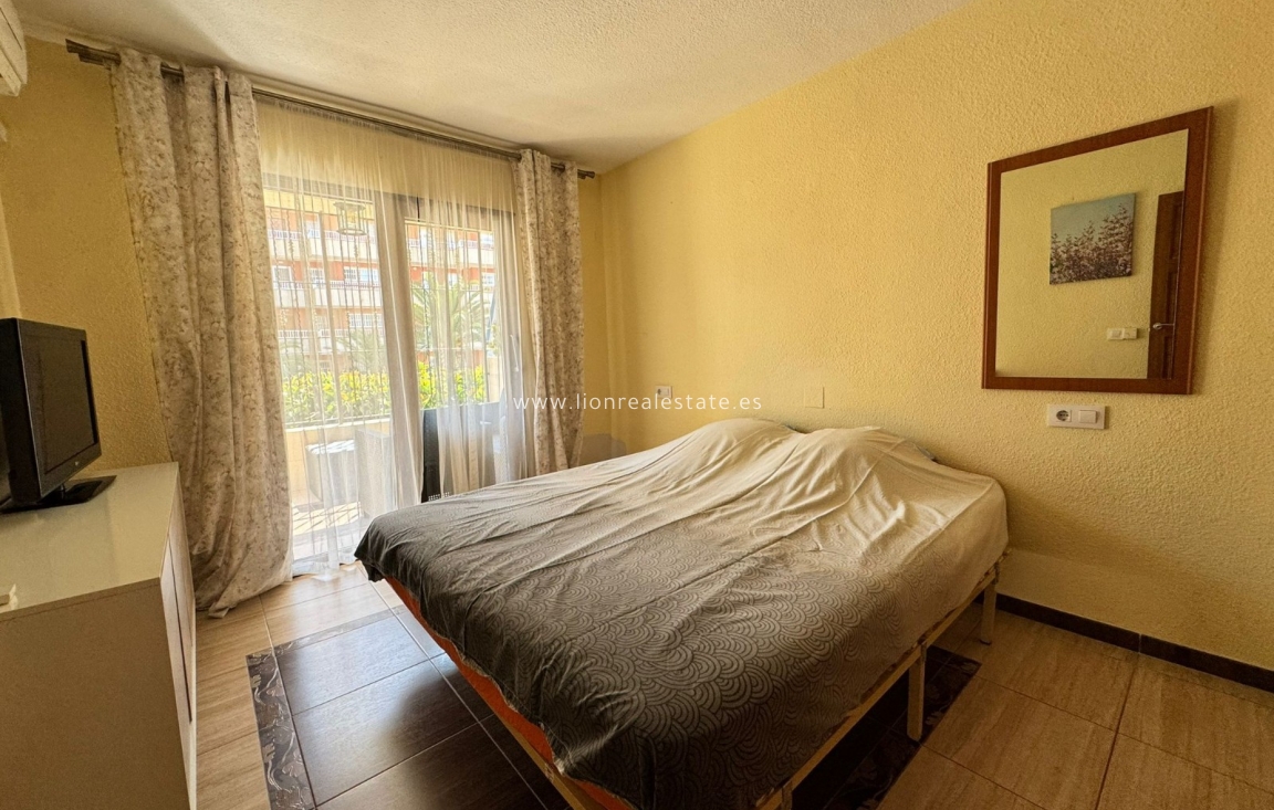 Alquiler a largo plazo - Triplex - Punta Prima