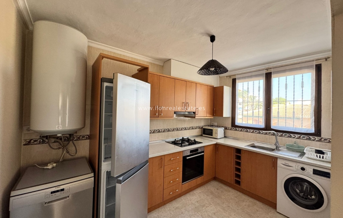 Alquiler a largo plazo - Triplex - Punta Prima