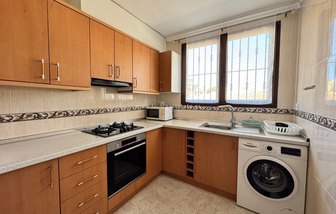 Alquiler a largo plazo - Triplex - Punta Prima