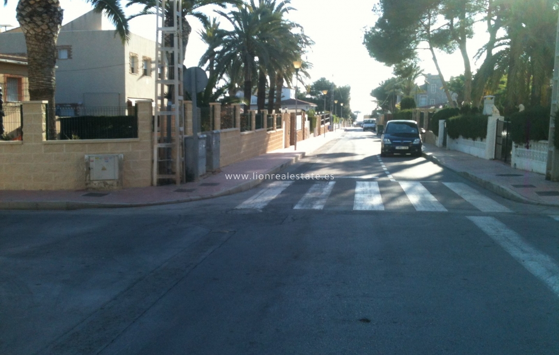 Alquiler a largo plazo - Triplex - Punta Prima