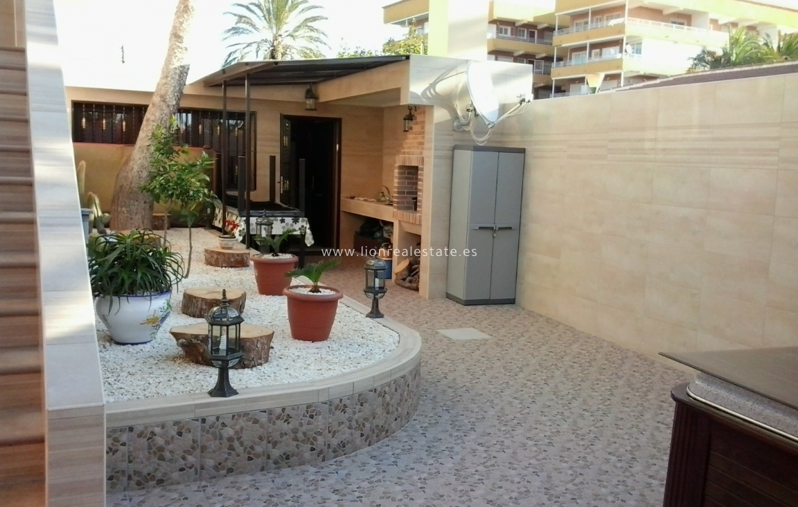 Alquiler a largo plazo - Triplex - Punta Prima