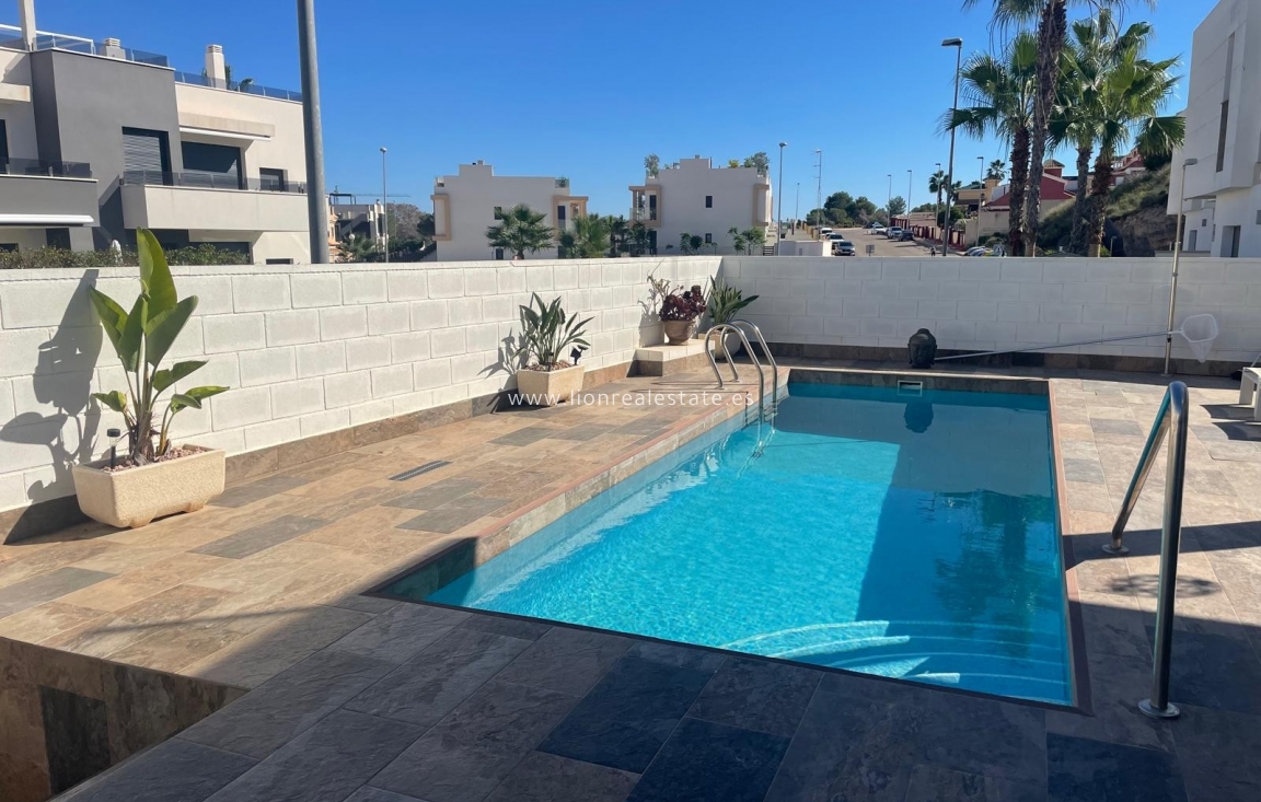 Alquiler a largo plazo - Villa - Orihuela Costa - Villamartín