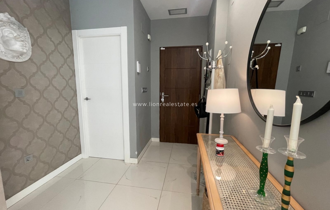 Alquiler a largo plazo - Villa - Orihuela Costa - Villamartín