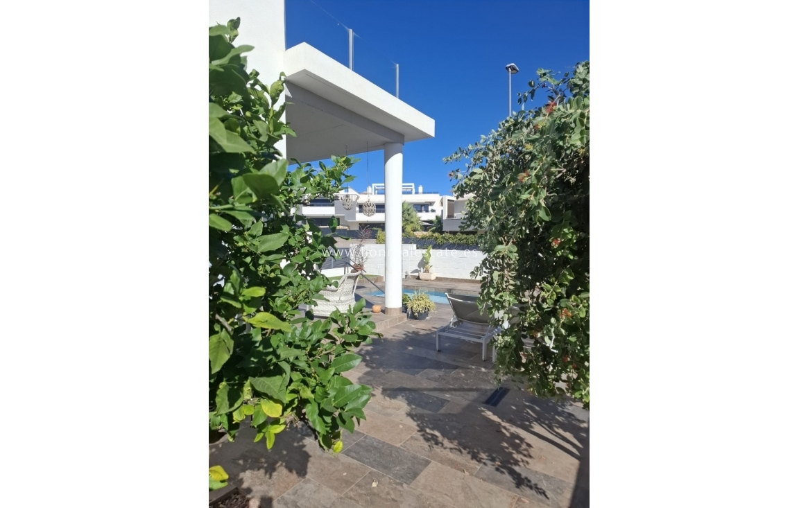 Alquiler a largo plazo - Villa - Orihuela Costa - Villamartín