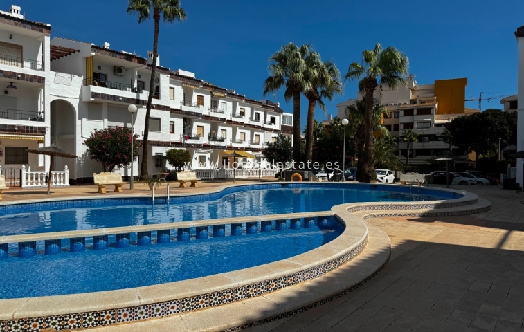 Apartamento / piso - Alquiler a largo plazo - Torrevieja - Punta Prima