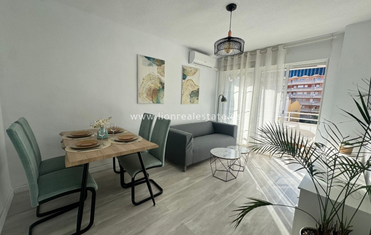 Apartment / flat - Long Term Rental - Torrevieja - LR-0702