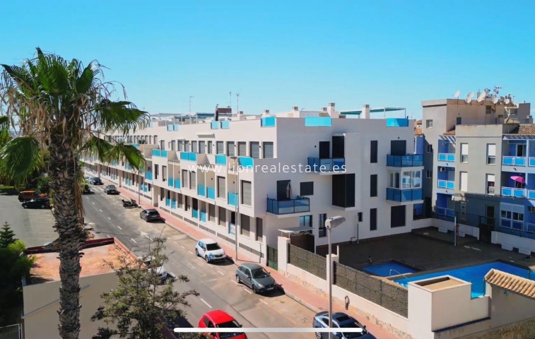 Apartment / flat - Resale - Torrevieja - Centro