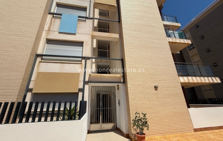 Apartment / flat - Resale - Torrevieja - LS-2103/2