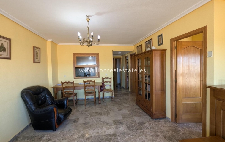 Apartment / flat - Resale - Torrevieja - Punta Prima