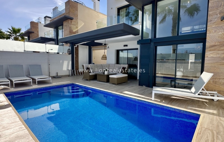 Detached Villa - Odsprzedaż - Orihuela Costa - Lomas de Cabo Roig