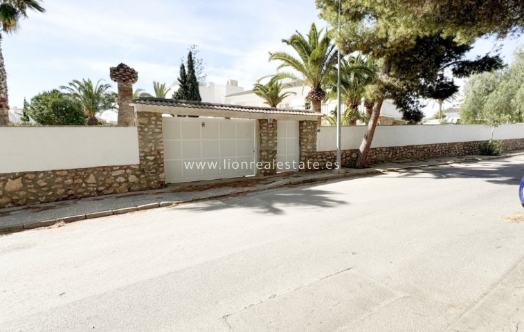 Detached Villa - Перепродажа - Orihuela Costa - MOVR-25384