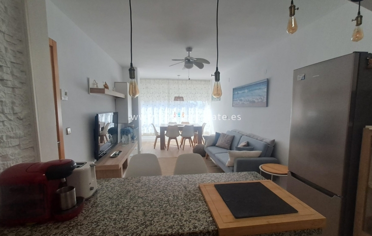 Долгосрочная аренда - Квартира / квартира - Punta Prima