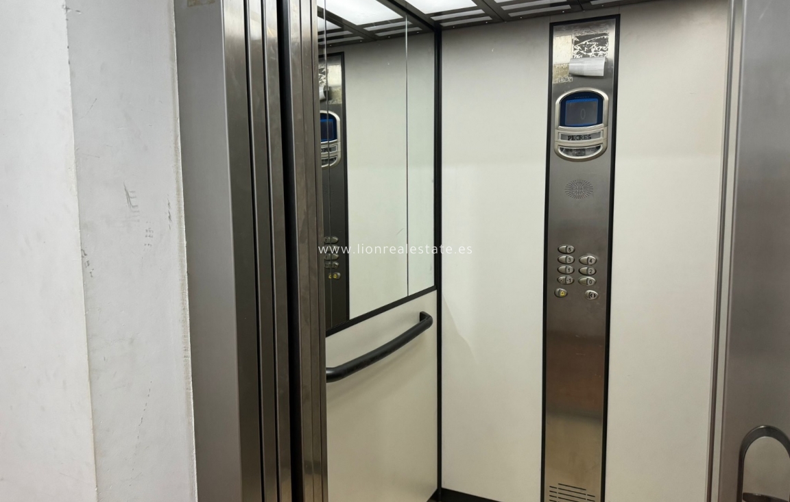 Долгосрочная аренда - Квартира / квартира - Punta Prima