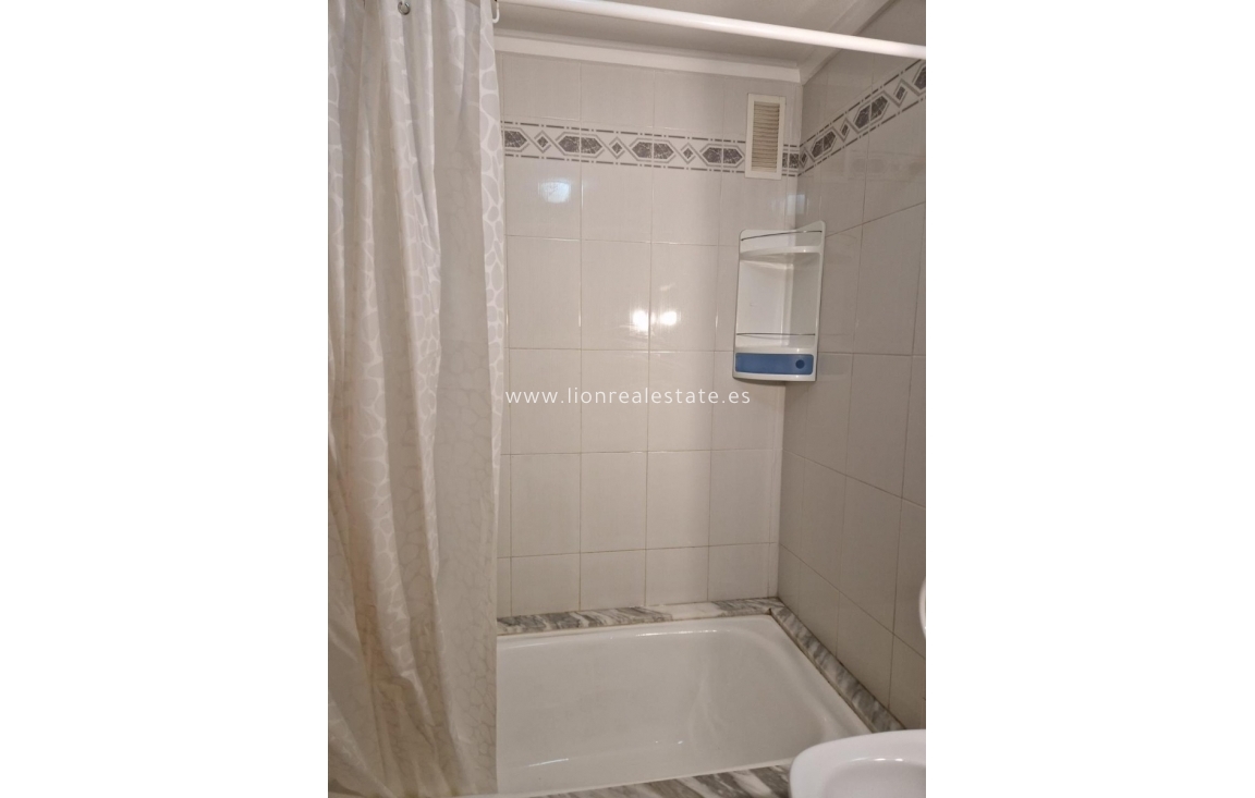 Долгосрочная аренда - Квартира / квартира - Torrevieja - Acequion