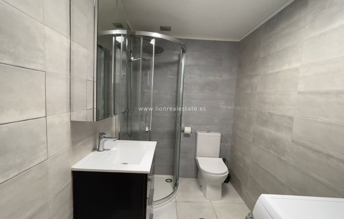 Долгосрочная аренда - Квартира / квартира - Torrevieja - La Veleta