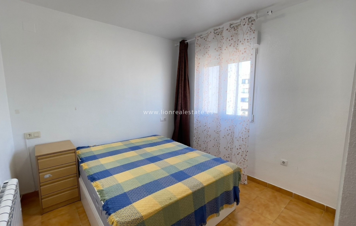 Долгосрочная аренда - Квартира / квартира - Torrevieja - La Veleta