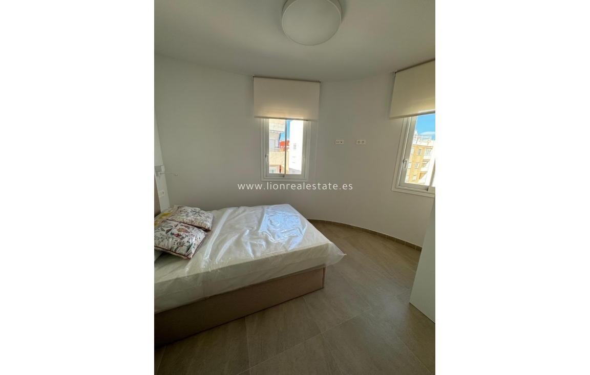 Долгосрочная аренда - Квартира / квартира - Torrevieja - Los Locos