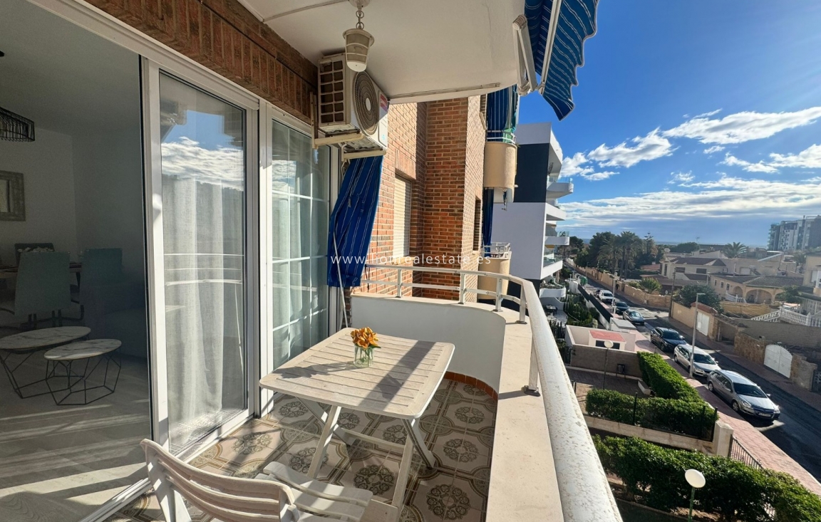 Долгосрочная аренда - Квартира / квартира - Torrevieja - Punta Prima