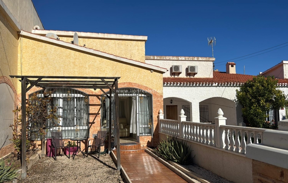 Долгосрочная аренда - Town House - Punta Prima